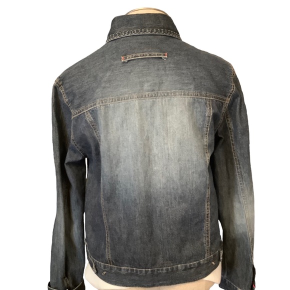 Chico's Lightweight Pre-washed Denim
Pink Rhinestone Button Snap Jacket Chico 0 - Picture 5 of 14